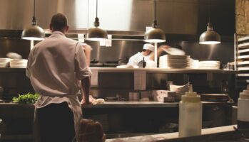Rädda hotell- och restaurangbranschen
